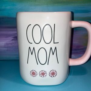 ❤️ Rae Dunn 🌸🌸🌸 COOL MOM  🌸🌸🌸❤️ Coffee Tea Water Ceramic Mug ❤️ NEW